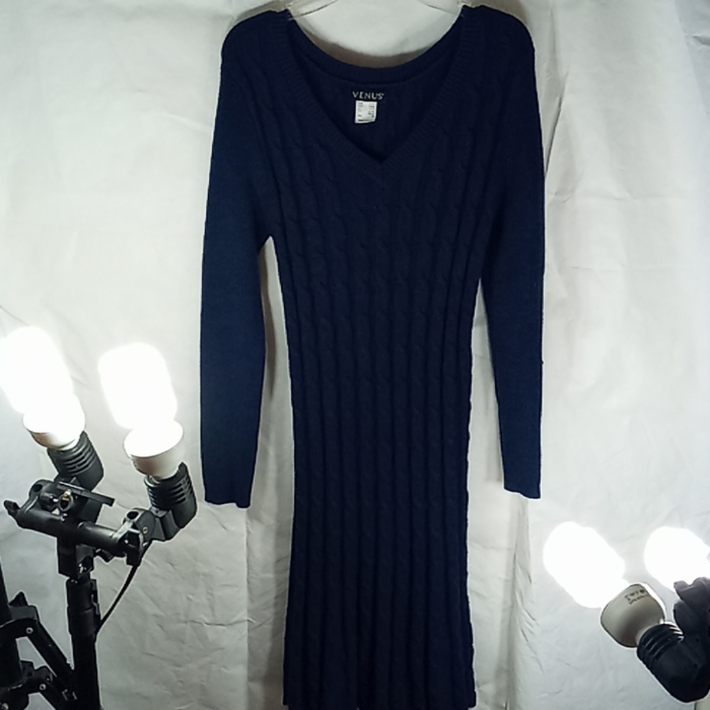 Dress - Picture 5 of 5